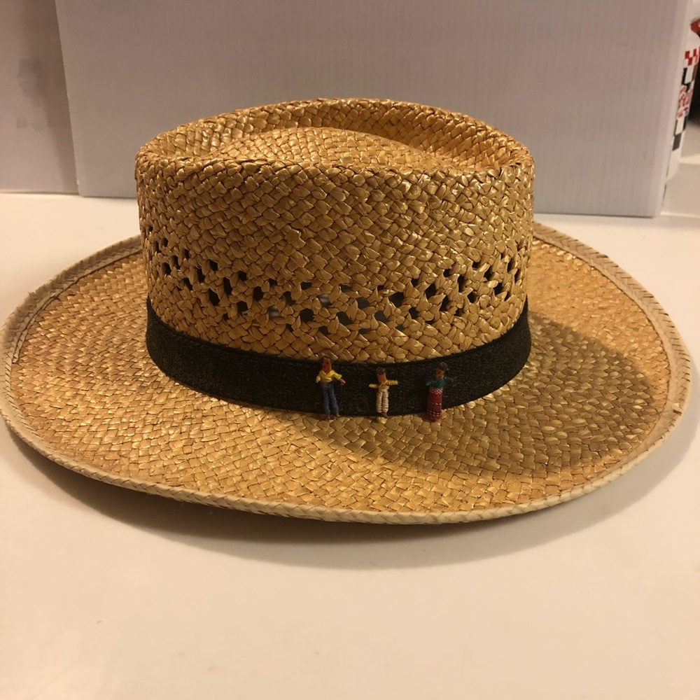Vintage Straw Hat Excellent Condition.
